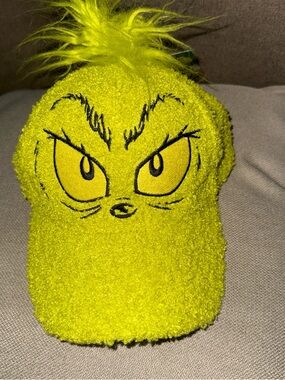 THE GRINCH FUZZY BASEBALL CAP EMBROIDERED FACE  NWT